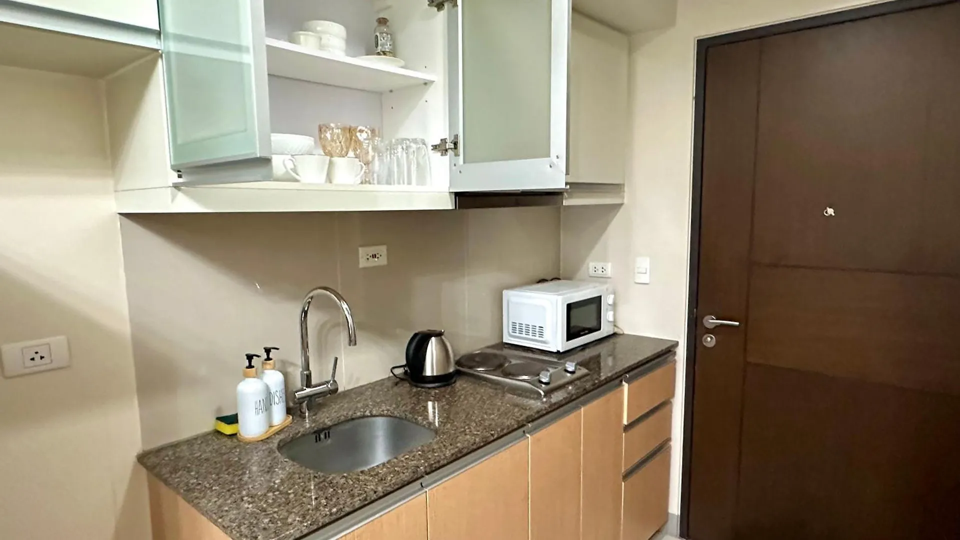 Cozy Minimalist Apartment At One Uptown Residences Bgc